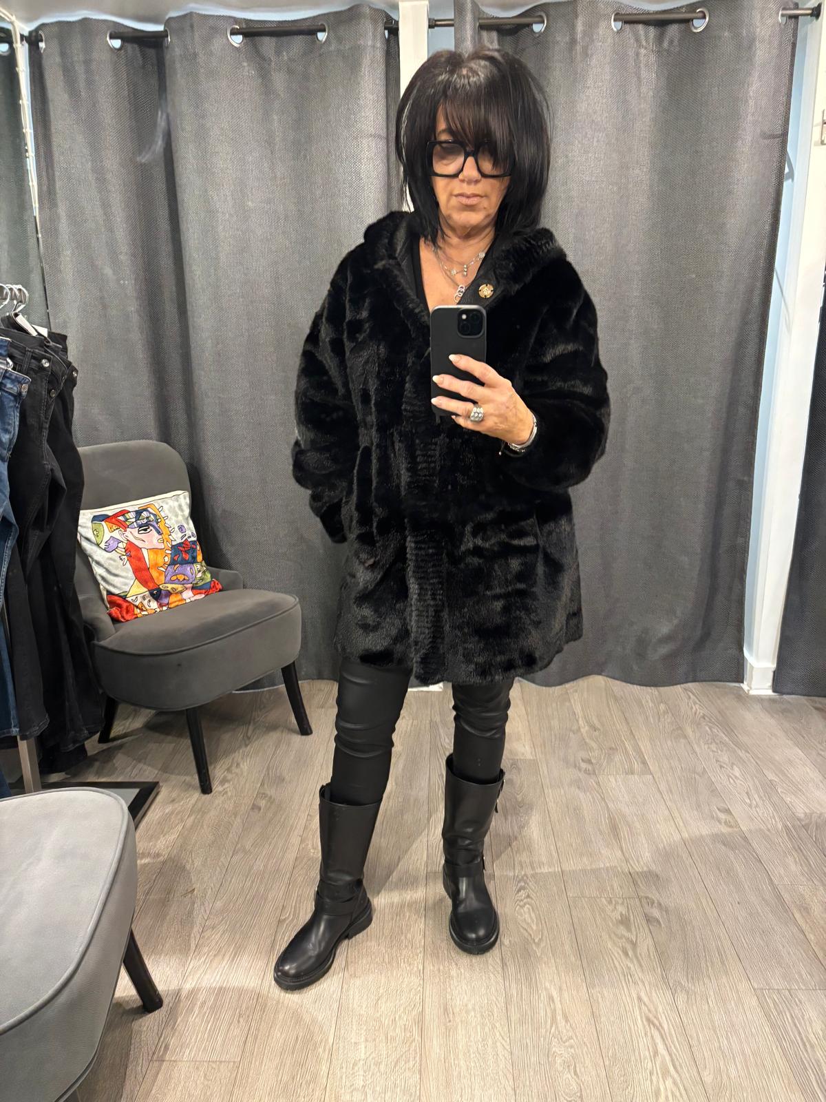 Manteau fausse fourrure ACTE 2