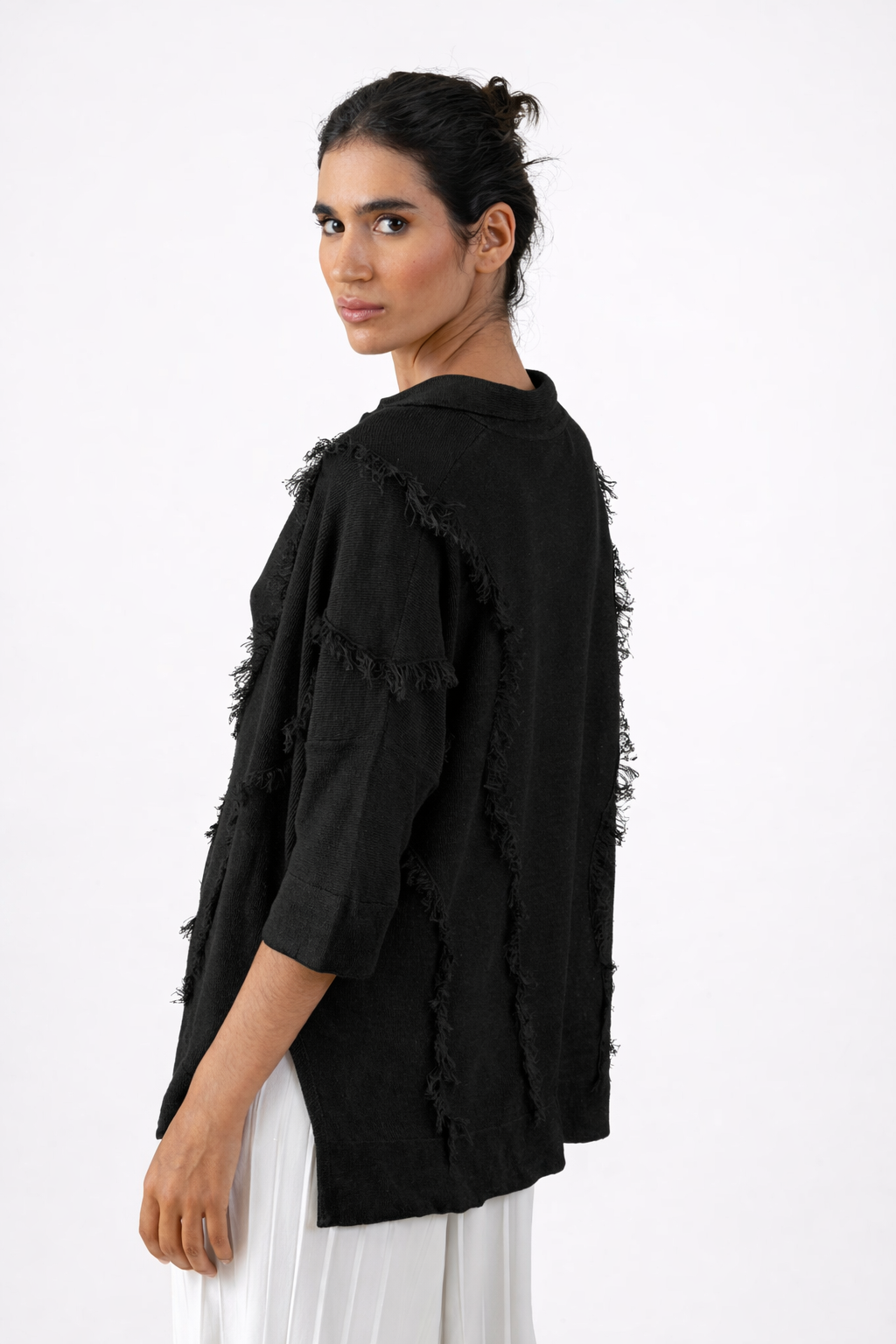 Pull Hannetonne noir à franges A POIL
