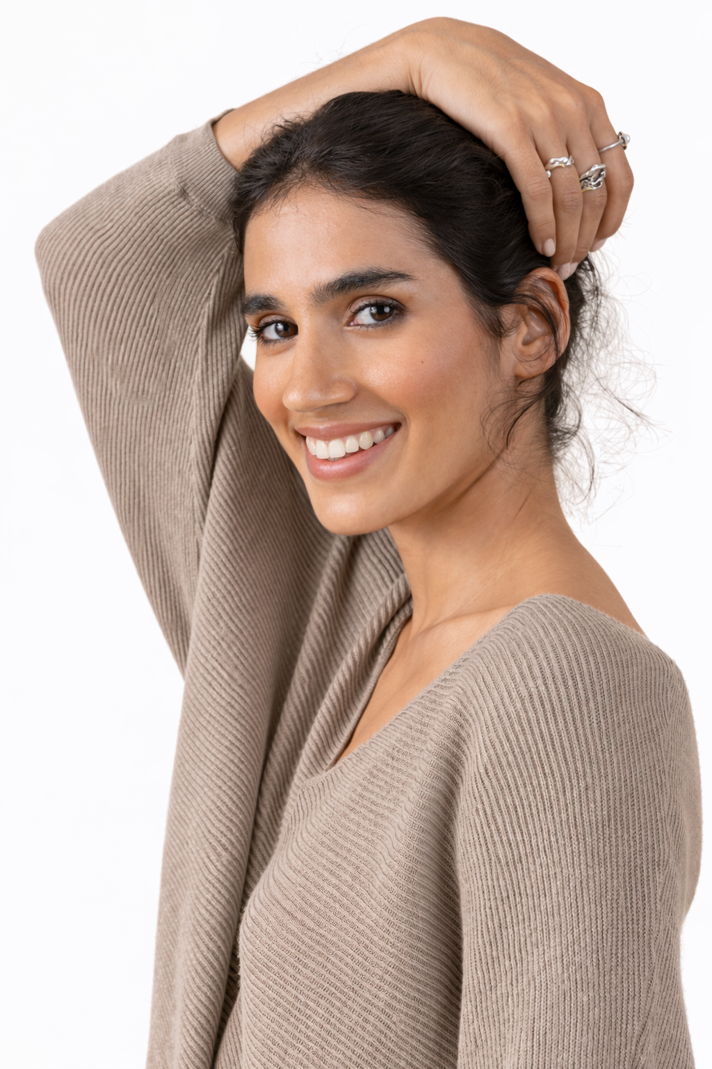 Pull Hexina couleur taupe col V manches longues A POIL