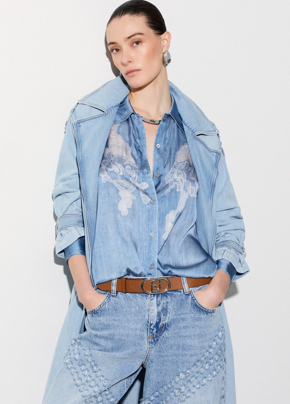 Chemise UA6343 à imprimé floral effet denim  LIU JO