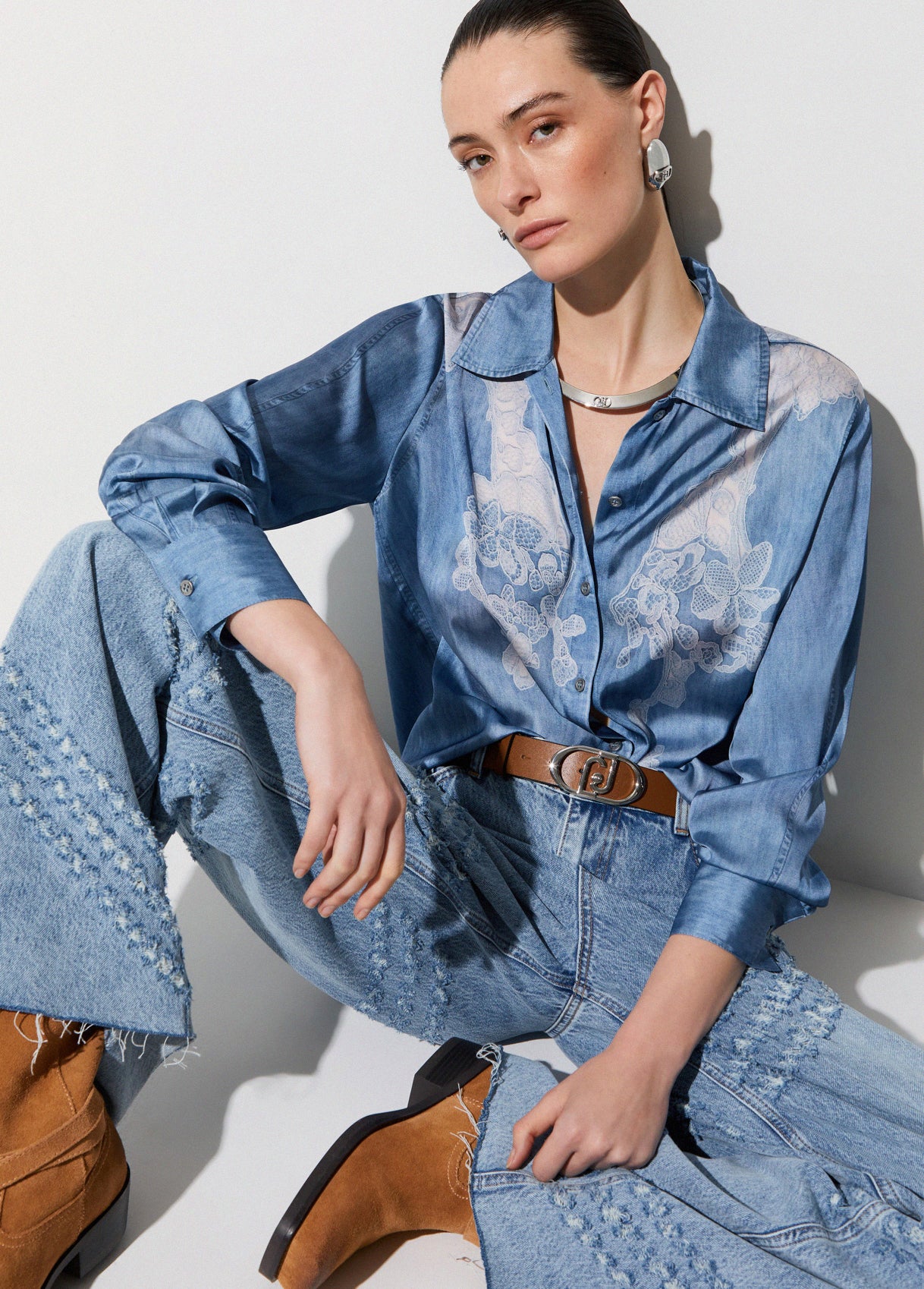 Chemise UA6343 à imprimé floral effet denim  LIU JO