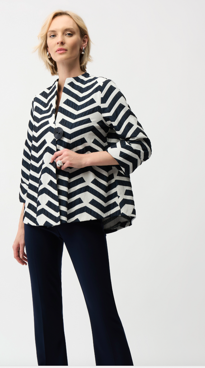 Veste 261097 trapèze en jacquard à imprimé géométrique. J.RIBKOFF
