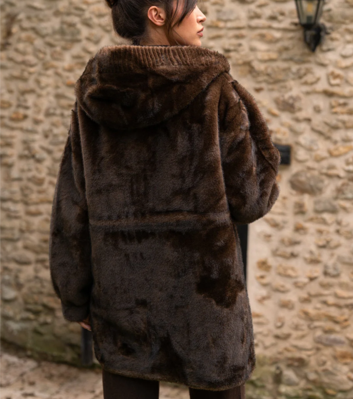 Manteau fausse fourrure ACTE 2