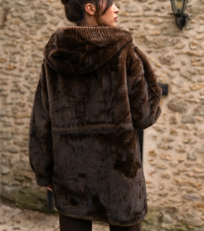 Manteau fausse fourrure ACTE 2